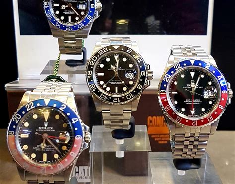 Tecnica dell'abbraccio: rubato Rolex da 5 mila euro ad anziana